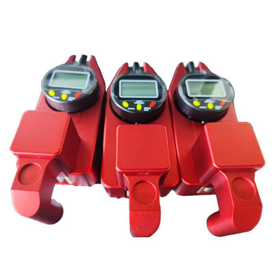 Ακριβής Μέτρηση Πάχους Κόκκινων Οδικών Σημάτων Ακρίβειας 0,02mm