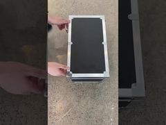 Ρετροαντανακλαστικός μετρητής για οδική σήμανση σε βροχερή νύχτα